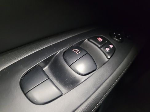 Used 2020 Nissan Pathfinder S AWD/4WD image 27