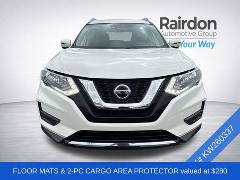 Used 2019 Nissan Rogue SV FWD image 2