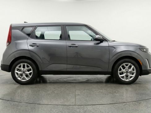 Used 2025 Kia Soul LX w/ LX Technology Package FWD image 11