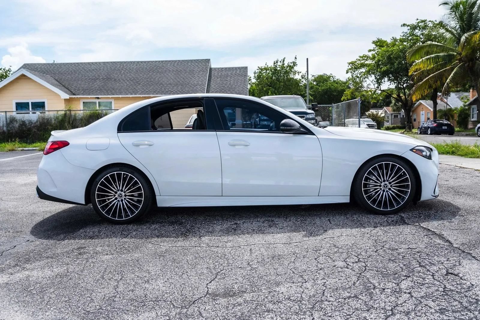 Used 2022 Mercedes-Benz C 300 Sedan image 8