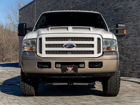 Used 2005 Ford Excursion Eddie Bauer image 6