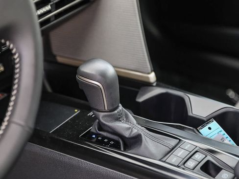 Used 2026 Toyota Camry SE w/ Convenience Package image 20