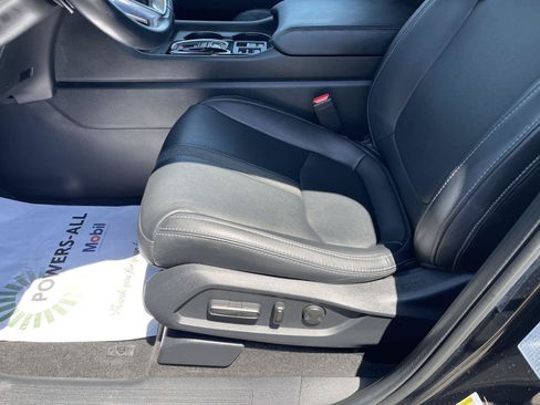 Used 2023 Honda Pilot EX-L image 3