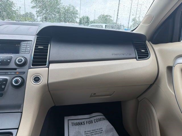 Used 2018 Ford Taurus SE FWD image 26