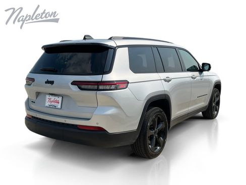 Used 2023 Jeep Grand Cherokee L Laredo AWD/4WD image 5