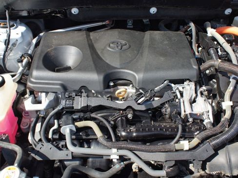 Used 2019 Toyota RAV4 XLE image 28