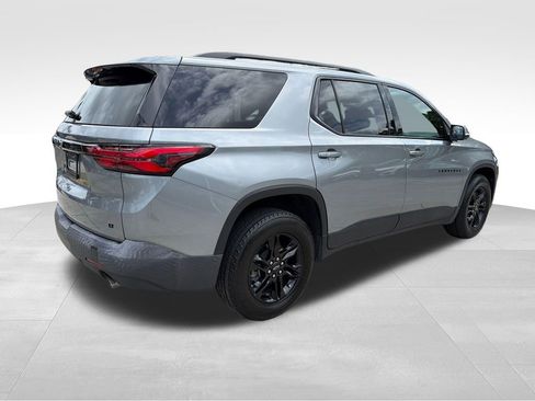 Used 2023 Chevrolet Traverse LT w/ Midnight/Sport Edition FWD image 7
