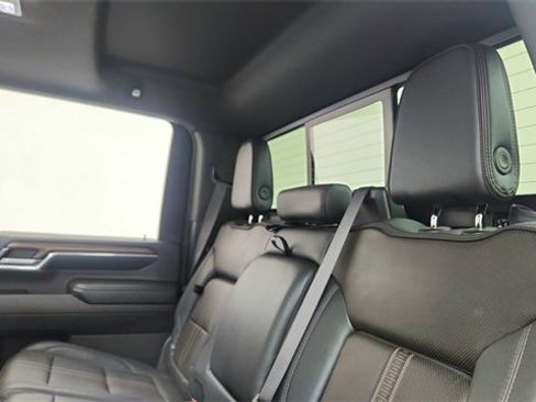 Used 2024 Chevrolet Silverado 3500 High Country image 31