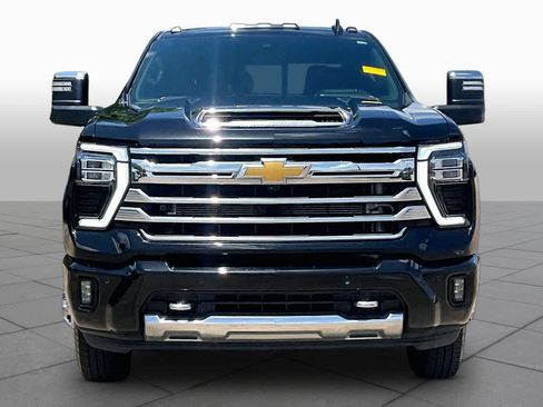 Used 2025 Chevrolet Silverado 3500 High Country w/ High Country Premium Package AWD/4WD image 4