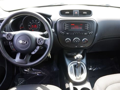 Used 2015 Kia Soul + FWD image 18