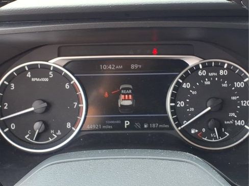 Used 2025 Nissan Rogue SV FWD image 12