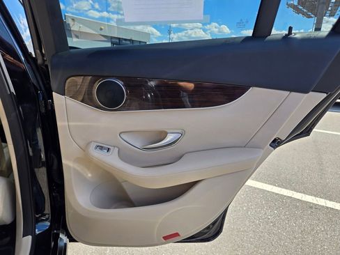 Used 2019 Mercedes-Benz GLC 300 image 42