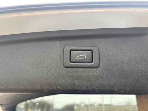 Used 2017 Subaru Outback 2.5i Premium image 21