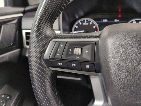 Used 2024 Mitsubishi Outlander SE image 10