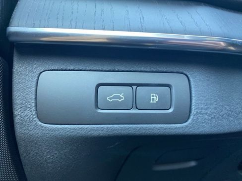 Used 2024 Volvo XC90 T8 Ultimate w/ Lounge Package image 23