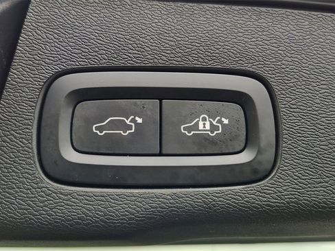 Certified 2023 Volvo XC60 B5 Plus w/ Climate Package image 30