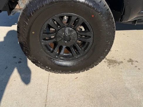 Used 2012 Nissan Frontier SV AWD/4WD image 9