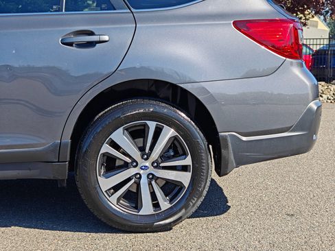 Used 2018 Subaru Outback 2.5i Limited AWD/4WD image 48