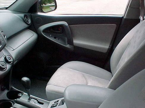 Used 2009 Toyota RAV4 4WD image 17