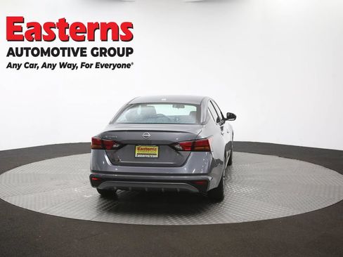 Used 2025 Nissan Altima 2.5 SV FWD image 37
