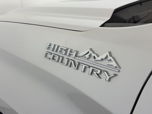 Certified 2024 Chevrolet Silverado 1500 High Country w/ High Country Premium Package AWD/4WD image 17