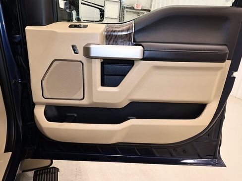 Certified 2019 Ford F350 Lariat w/ Lariat Ultimate Package image 21