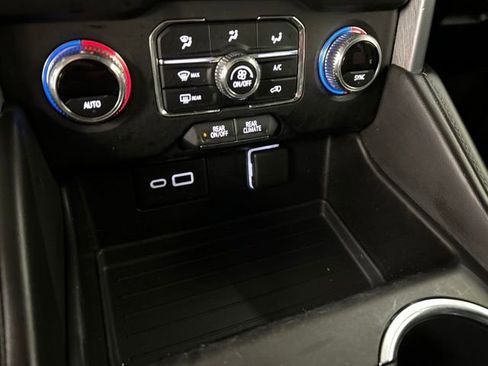 Used 2021 GMC Yukon SLE AWD/4WD image 20