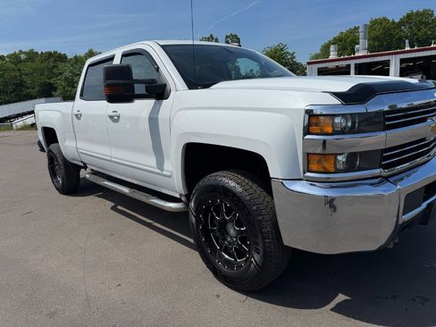 Used 2016 Chevrolet Silverado 3500 LT AWD/4WD image 12