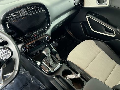 Used 2023 Kia Soul GT-Line FWD image 18