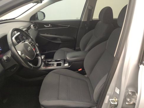 Used 2019 Kia Sorento S FWD image 17