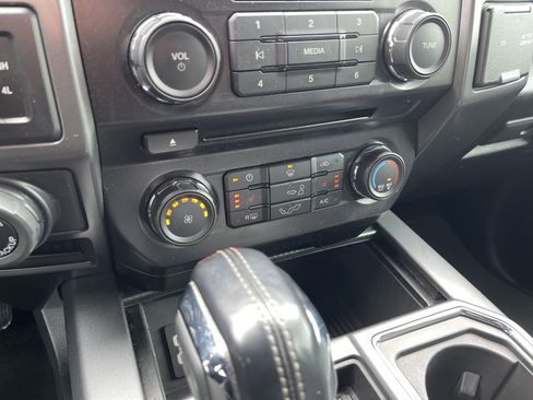 Used 2018 Ford F150 XLT w/ Equipment Group 302A Luxury image 20