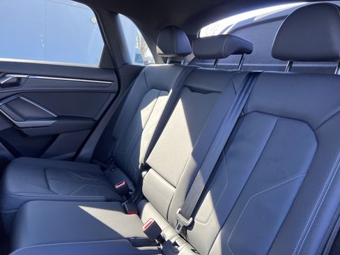 Used 2025 Audi Q3 2.0T Premium image 33