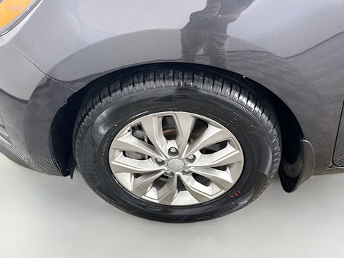 Used 2021 Kia Sedona LX image 35