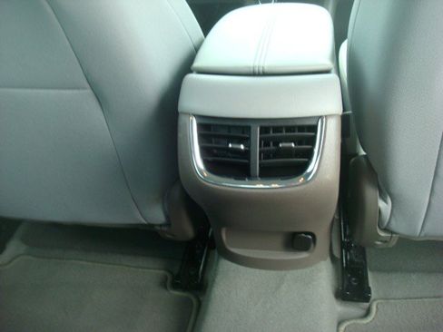 Used 2025 Chevrolet Malibu LT FWD image 24