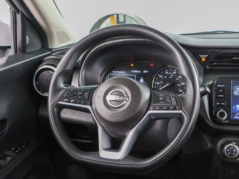 Used 2023 Nissan Kicks SV image 12