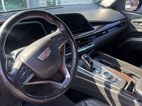 Used 2022 Cadillac Escalade ESV Premium Luxury Platinum image 6