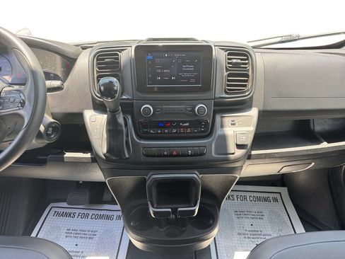 Used 2025 RAM ProMaster 2500 w/ Convenience Group FWD image 15