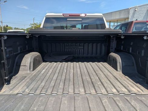 Used 2023 GMC Sierra 1500 SLT w/ SLT Premium Package AWD/4WD image 34