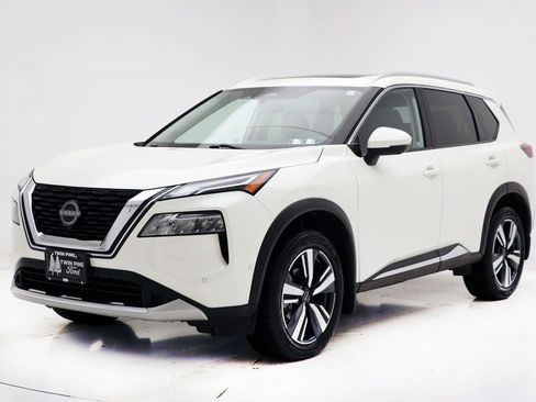 Used 2023 Nissan Rogue Platinum w/ Platinum Premium Package image 2