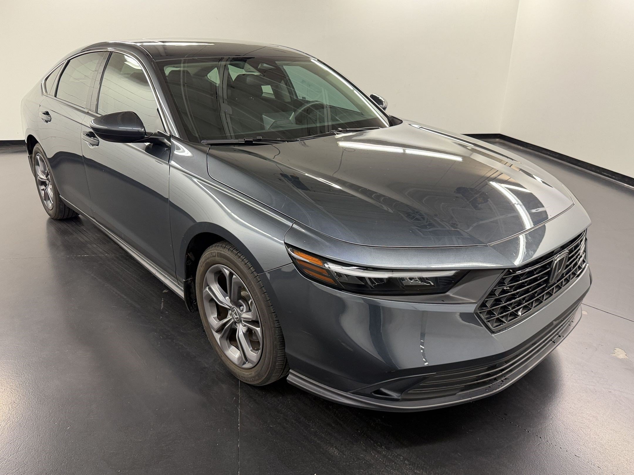 Certified 2023 Honda Accord EX image 7