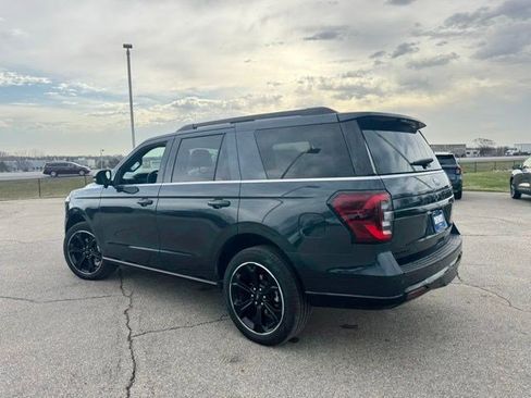 Used 2024 Ford Expedition Limited image 6