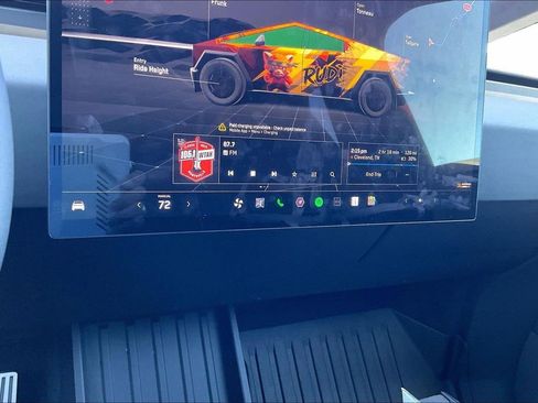 Used 2025 Tesla Cybertruck AWD Crew Cab image 30