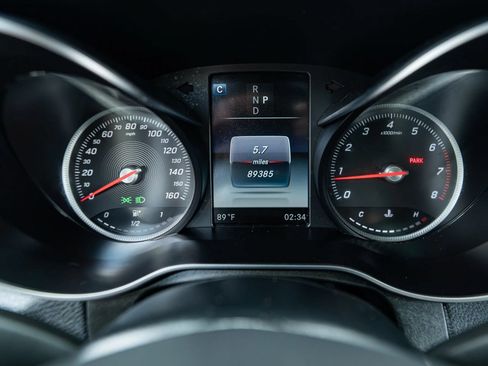 Used 2019 Mercedes-Benz GLC 300 4MATIC w/ Premium Package image 53
