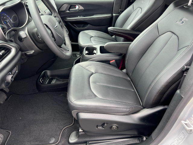 New 2026 Chrysler Pacifica Select w/ S Appearance Package FWD image 21