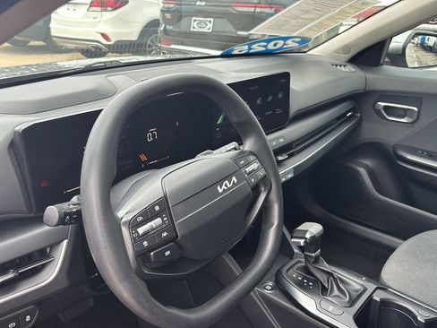 Used 2025 Kia K4 FWD image 10