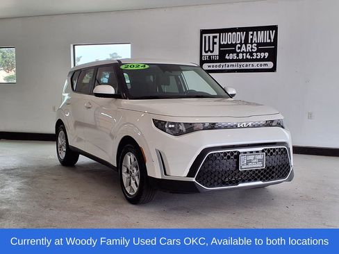 Used 2024 Kia Soul LX w/ Option Group 015 FWD image 1
