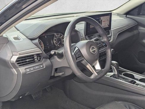 Used 2024 Nissan Altima 2.5 SV w/ SV Premium Package AWD/4WD image 6