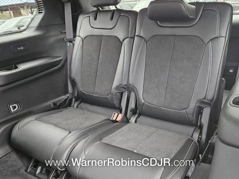 New 2025 Jeep Grand Cherokee L Altitude image 8
