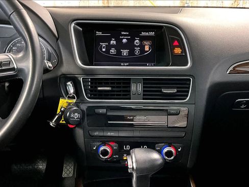 Used 2017 Audi Q5 2.0T Premium w/ Audi MMI Navigation Plus image 6