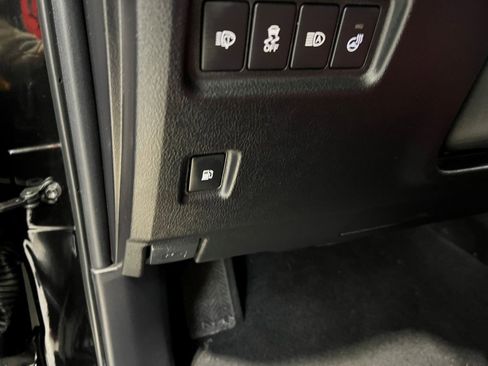 Used 2023 Lexus GX 460 Premium image 34